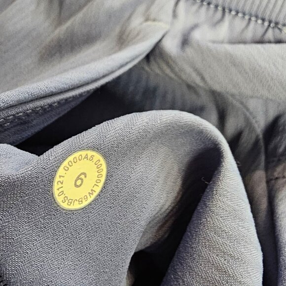 Lululemon Beyond the Studio Crop Water Drop, Pull On, High Rise, Light, Size 6 - Picture 8 of 9